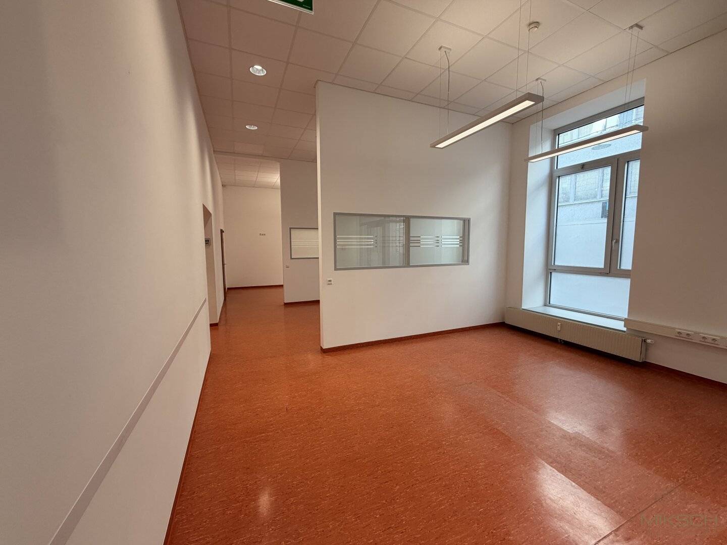 Like-new office/practice | approx. 88m² | in St. Pölten | near train station