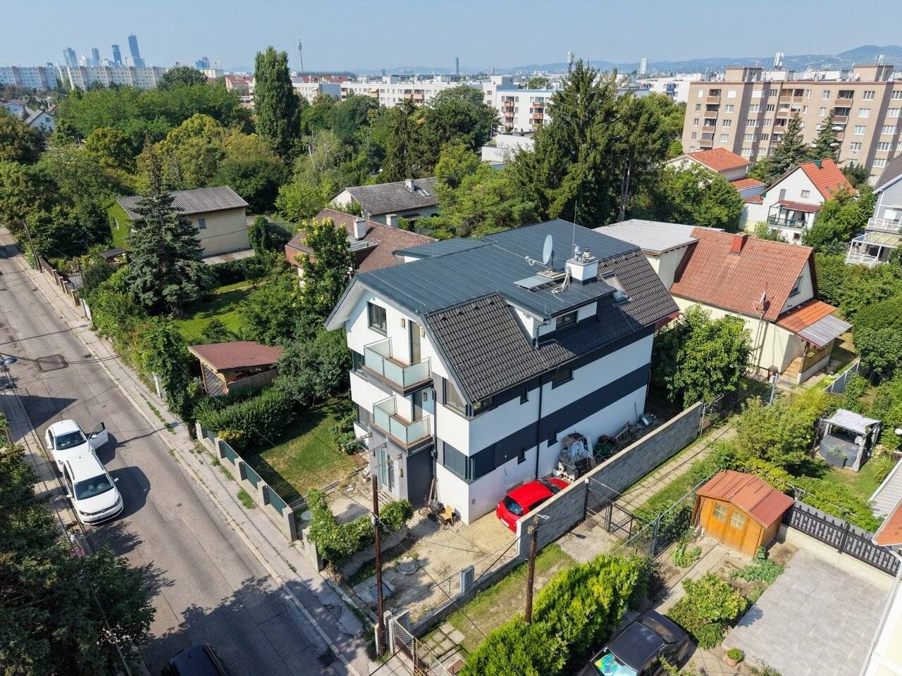 A Home for Generations – Exclusive Family Residence in Prime Location