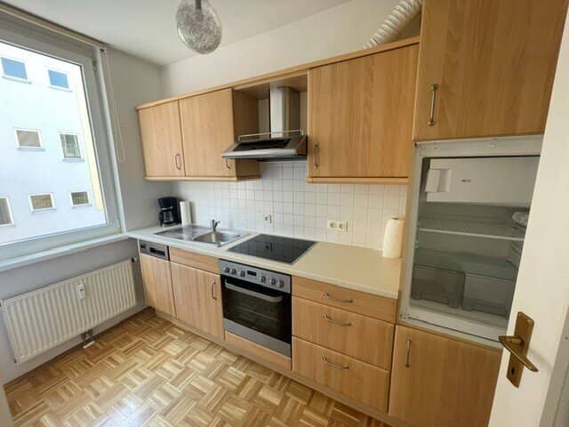 Well-maintained 2-room apartment near Schillerplatz