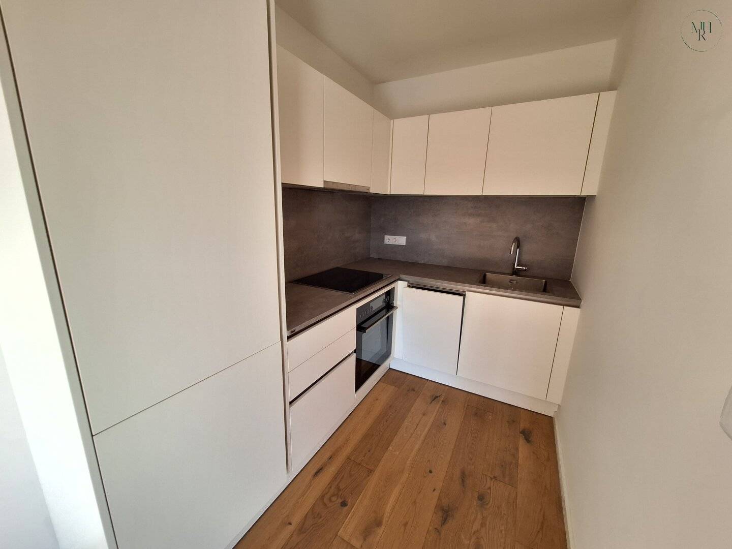 Moderne und helle zwei Zimmer Wohnung bei Bahnhof Hetzendorf