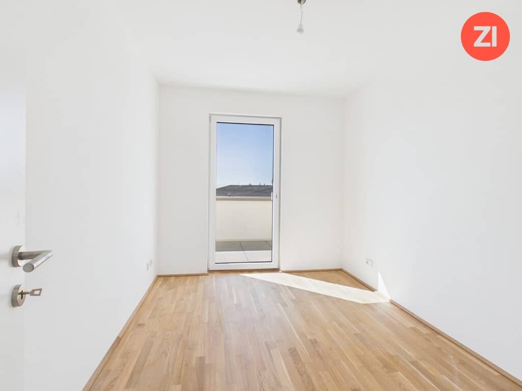 Bright apartment with balcony and modern fitted kitchen