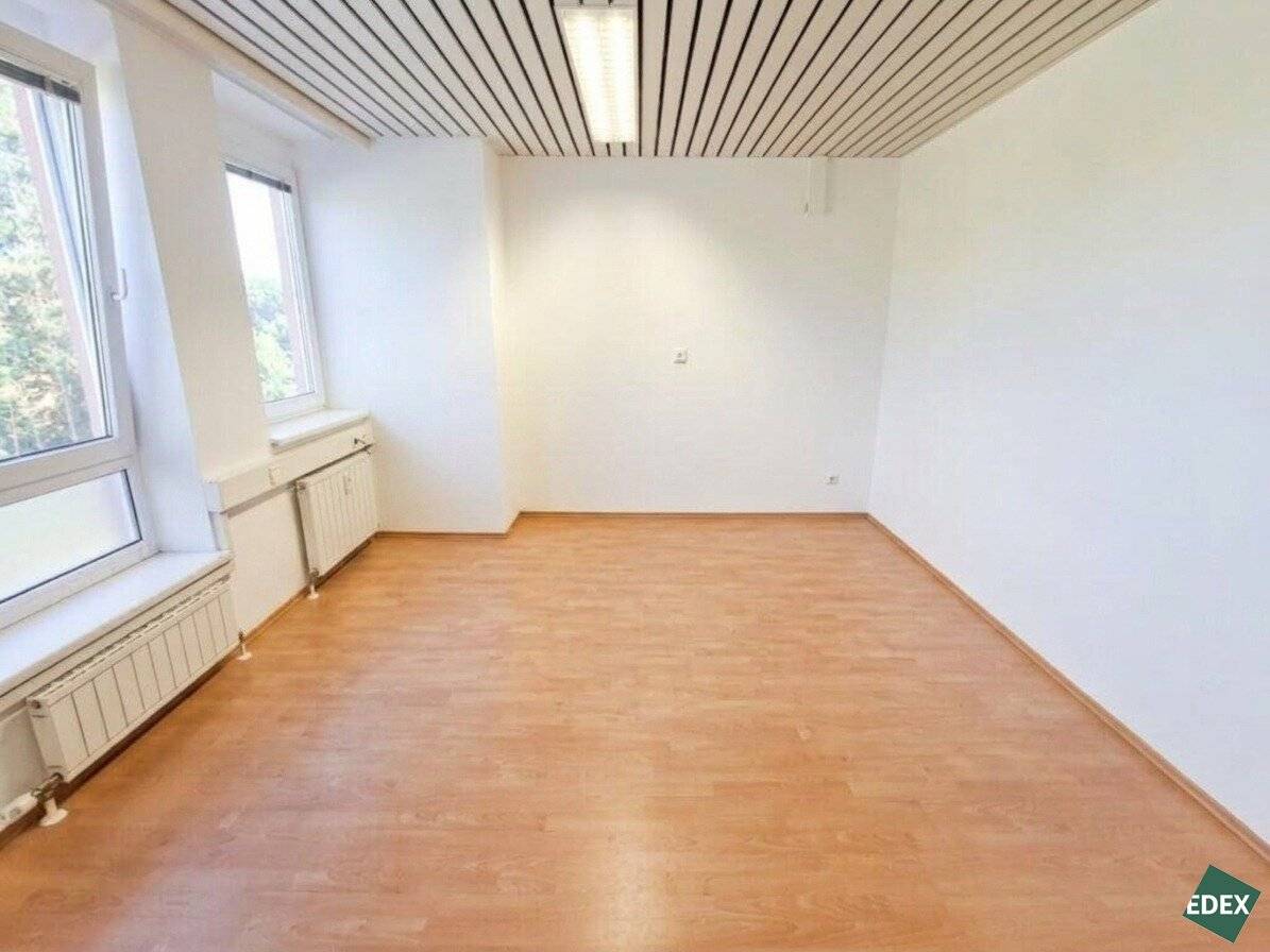 Attraktive Bürofläche mit viel Tageslicht und eigener Teeküche – ideal für Einzelunternehmer &amp; Gründer!