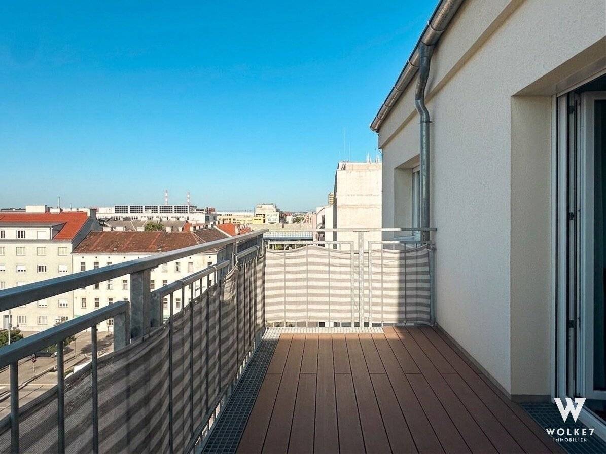Newly built apartment with spectacular distant view in central location: 2 rooms | 2 terraces | 6th floor without elevator
