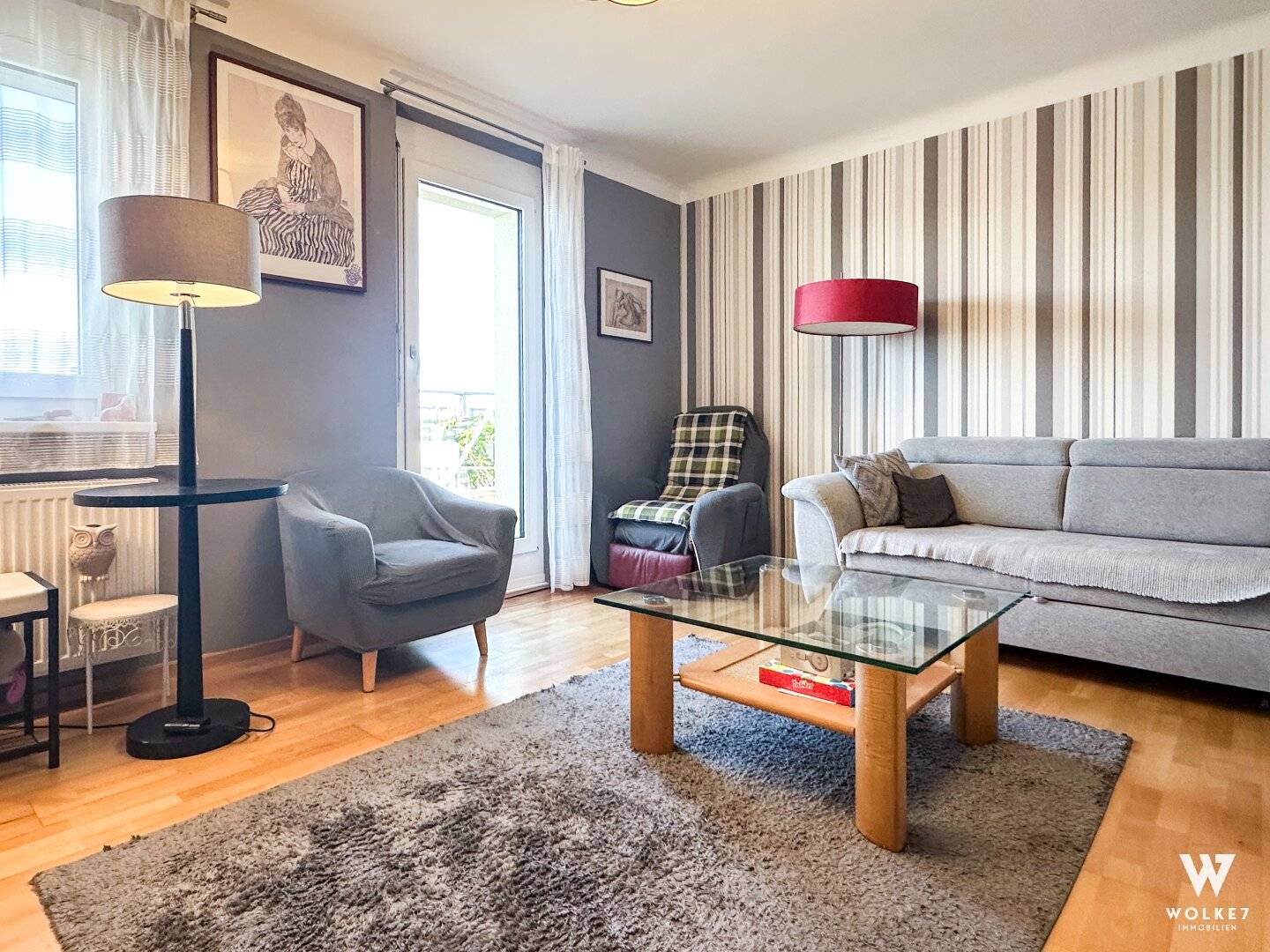 Newly built apartment with spectacular distant view in central location: 2 rooms | 2 terraces | 6th floor without elevator