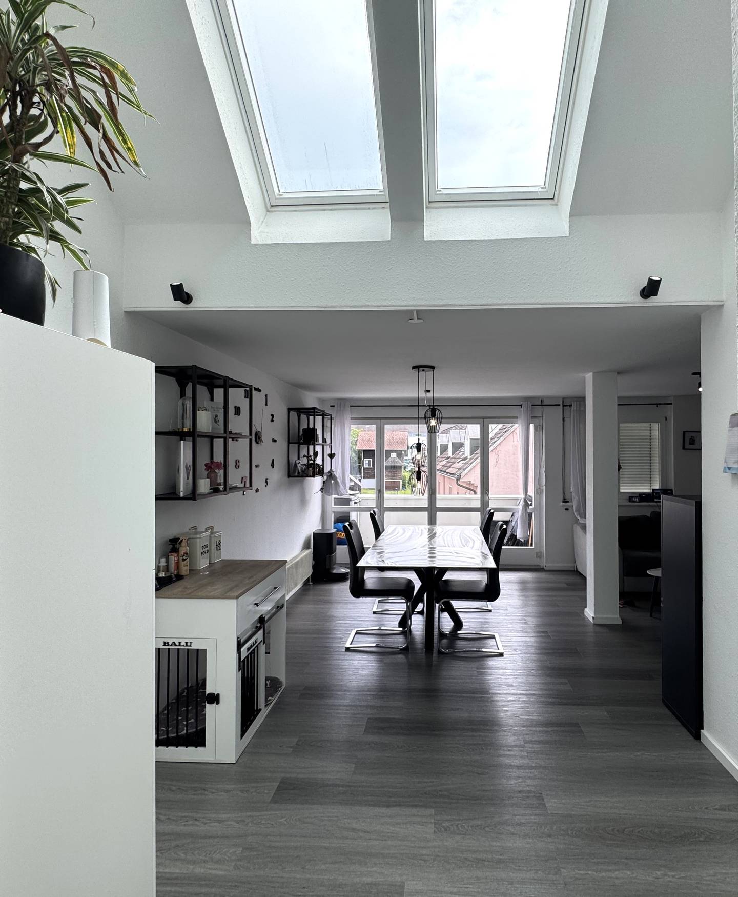Bright Wohnung quiet and close to the city with underground parking