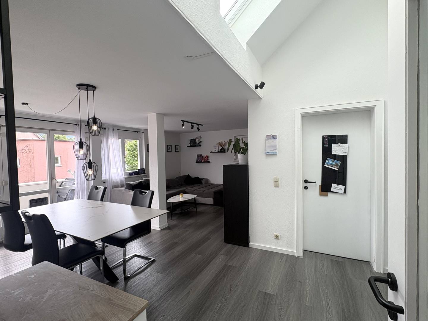 Bright Wohnung quiet and close to the city with underground parking