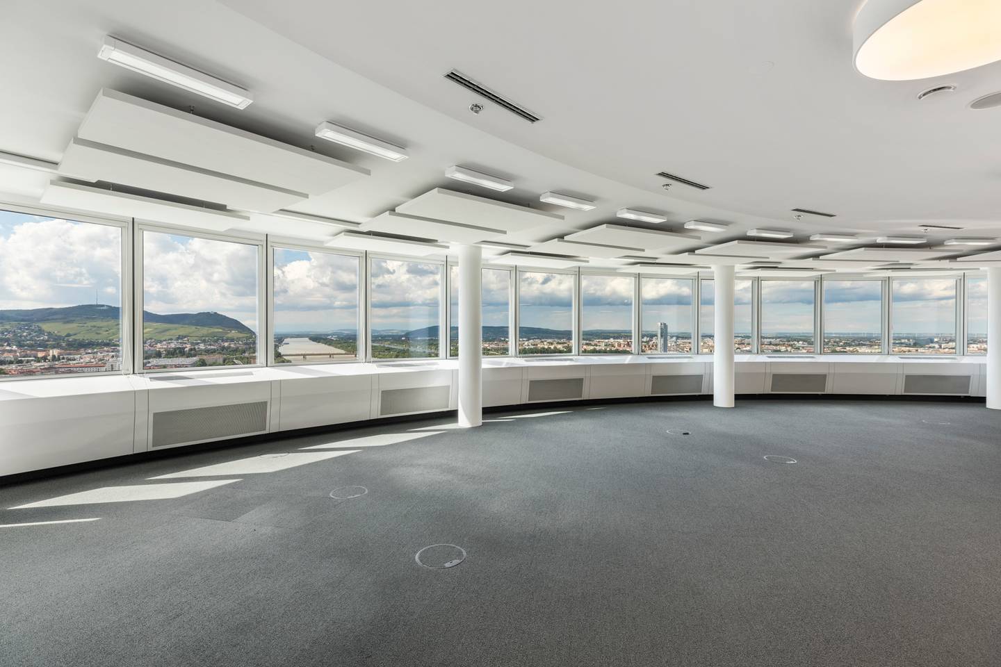 Helle Wohnung mit Fernblick und moderner Ausstattung
