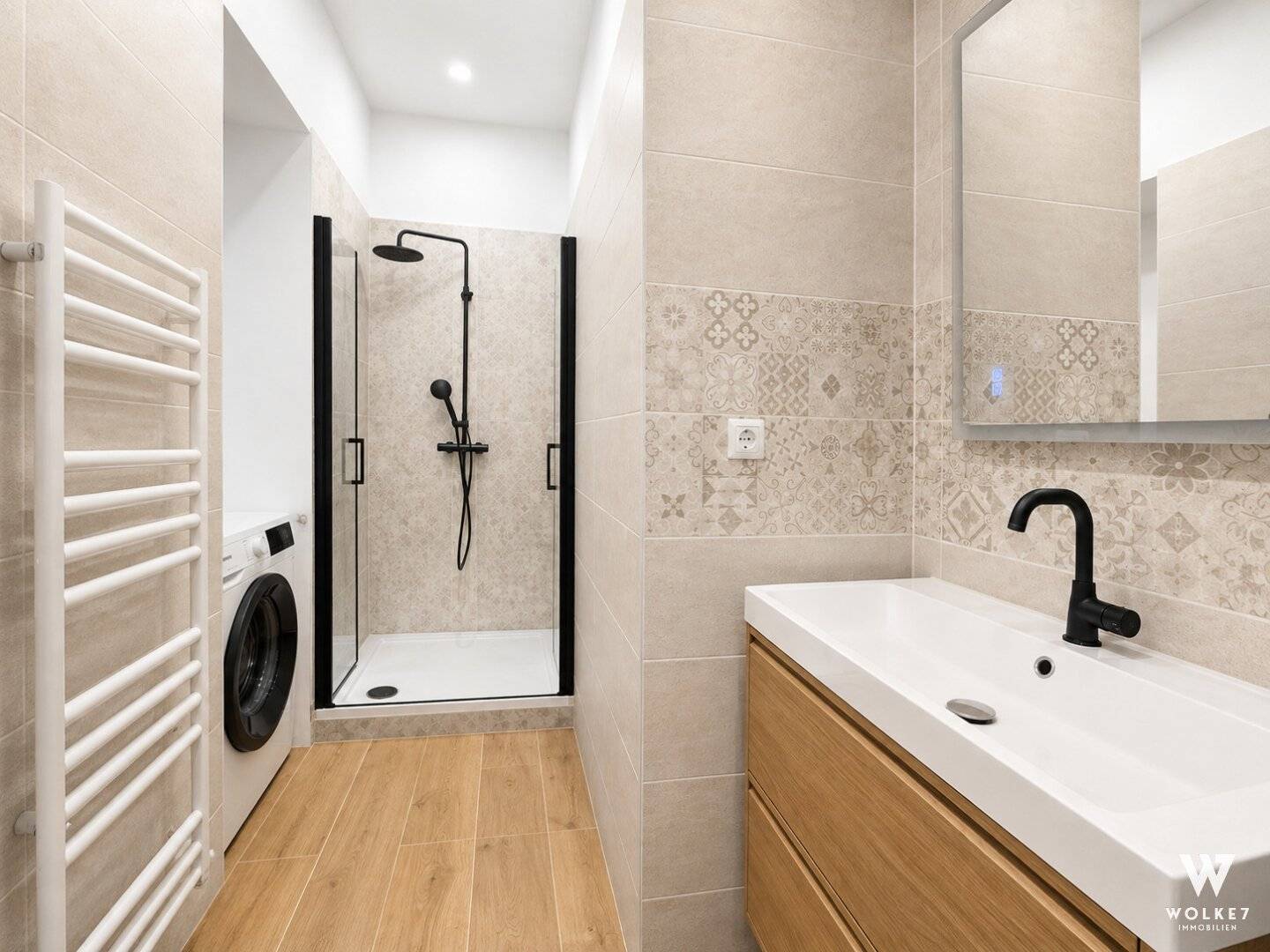 First occupancy: Stylishly renovated 2-room apartment | U6 Dresdner Straße in 2 minutes on foot