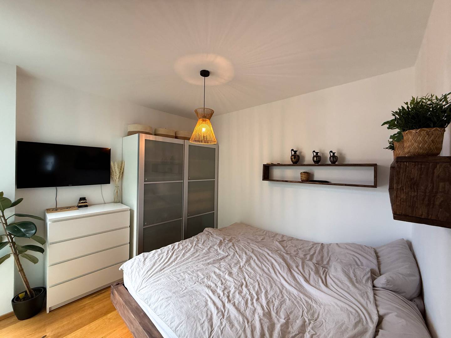 Modern Wohnung with balcony and included parking space