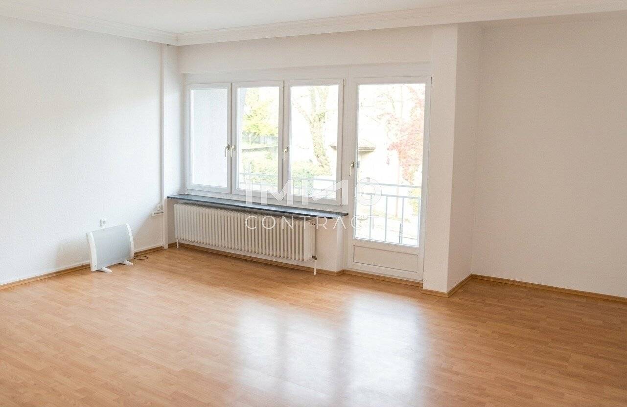 Modern 2-room office with balcony &amp; 2 parking spaces in the Government District