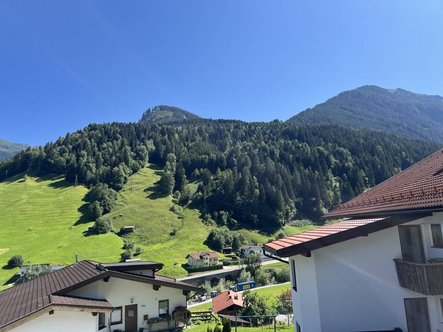 Home with panoramic view in the Sellraintal