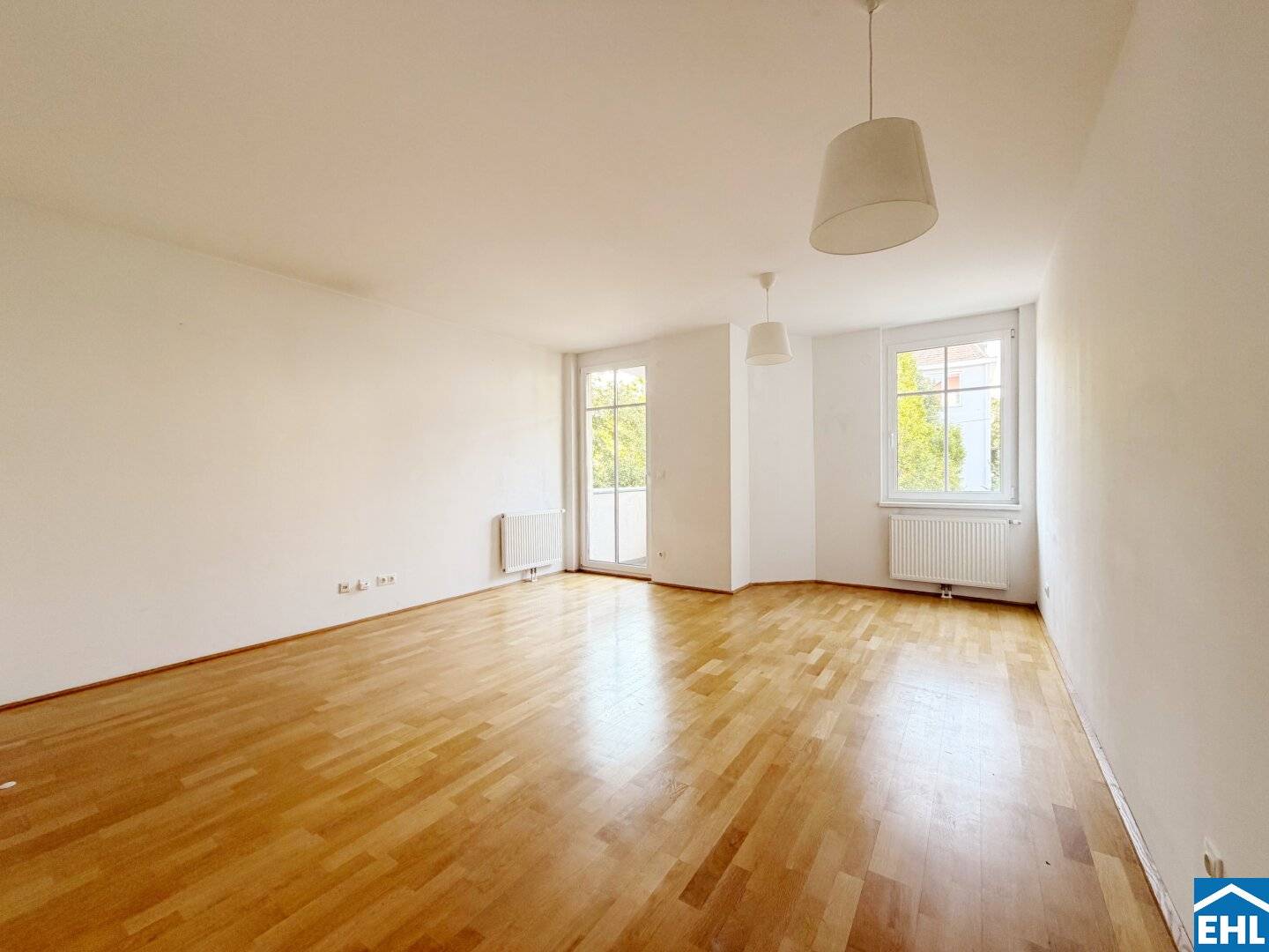 2-room living dream with balcony in prime Döbling location