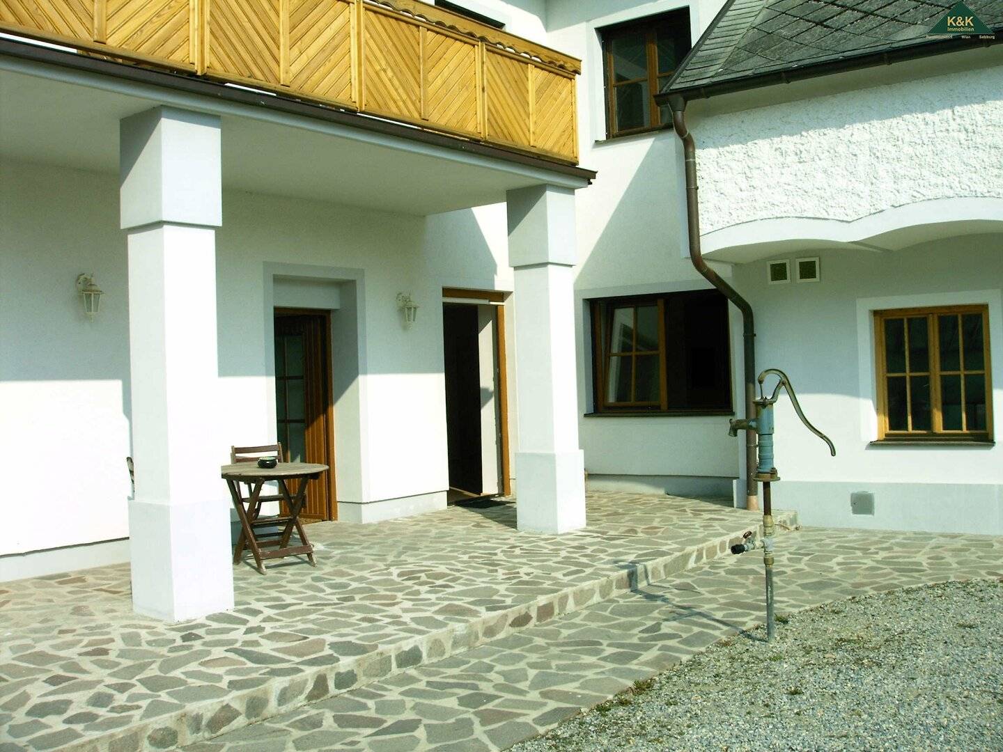 IN NATIONALPARK DONAUAUEN WITH TERRACE AND COURTYARD-FACING GREEN AREA