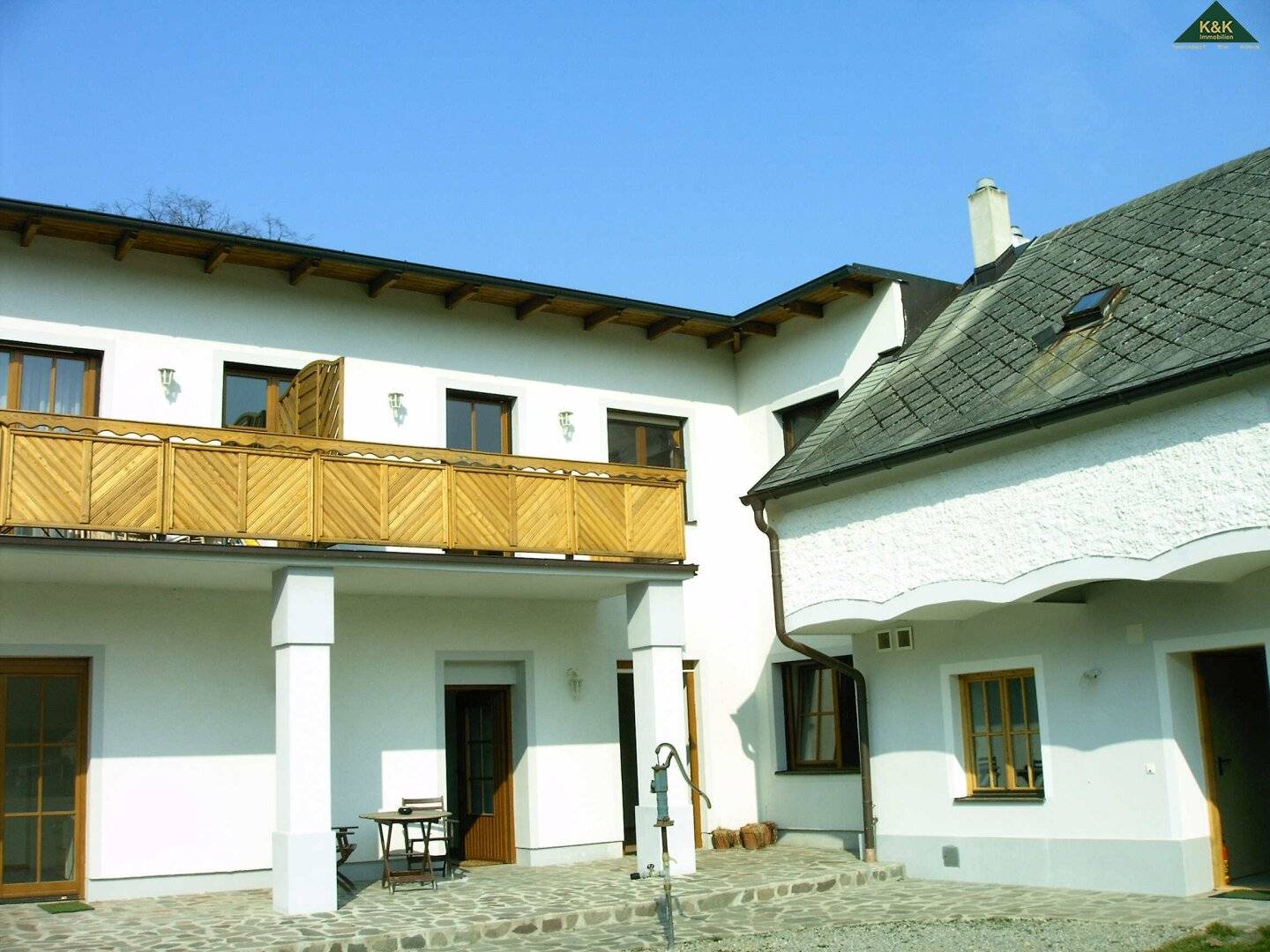 IN NATIONALPARK DONAUAUEN WITH TERRACE AND COURTYARD-FACING GREEN AREA