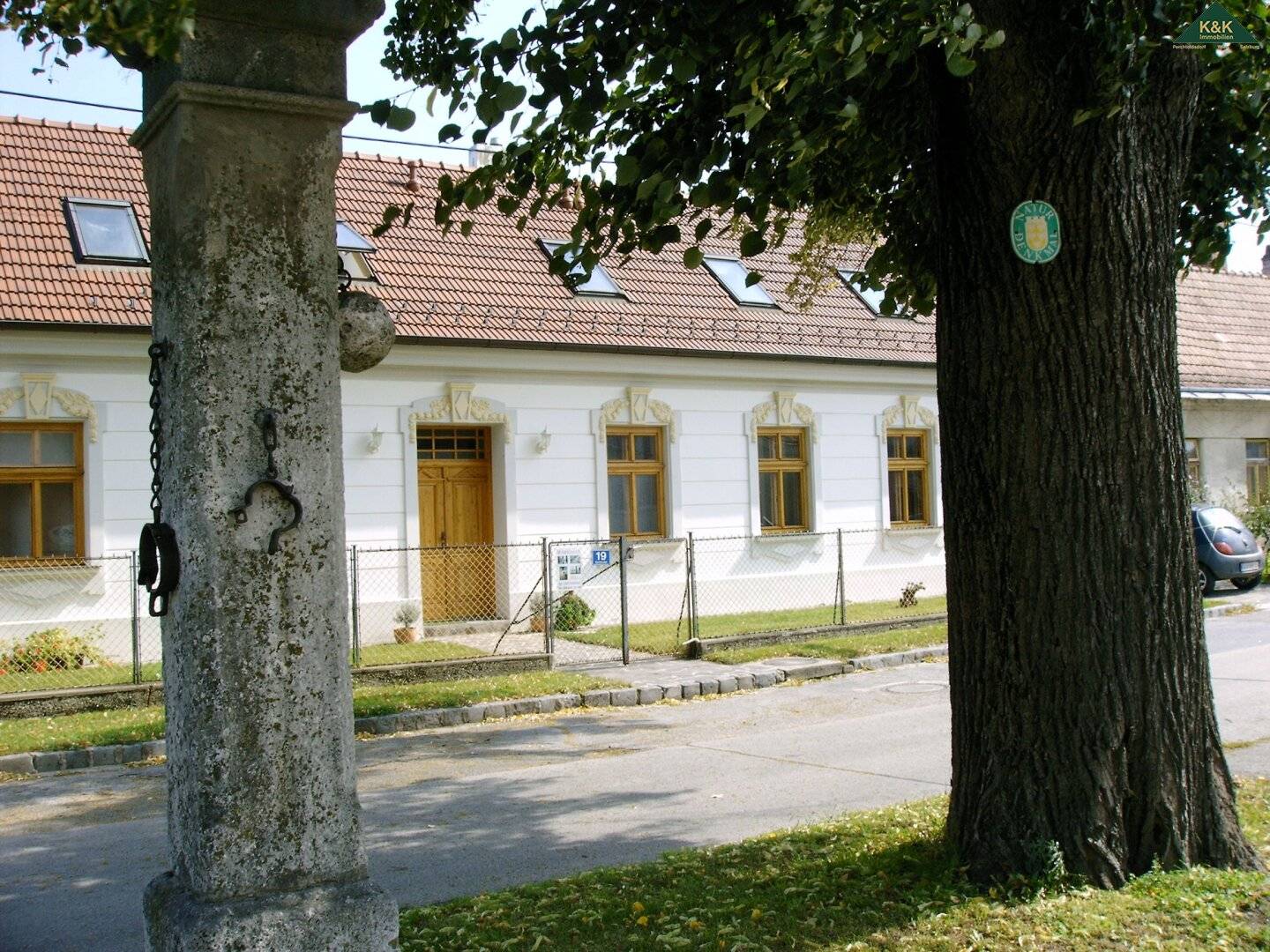 IN NATIONALPARK DONAUAUEN WITH TERRACE AND COURTYARD-FACING GREEN AREA