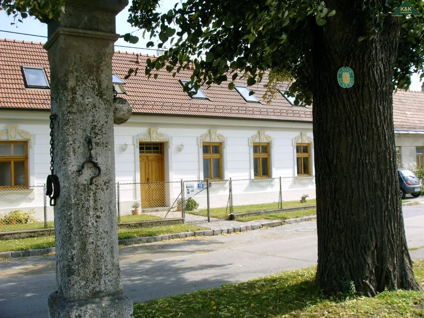 IN NATIONALPARK DONAUAUEN WITH TERRACE AND COURTYARD-FACING GREEN AREA