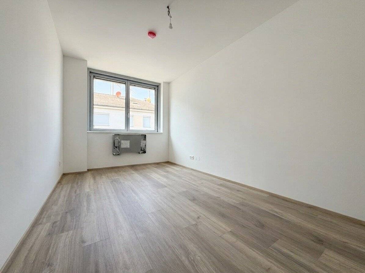 First-time occupancy with ideal layout! 3-room apartment with perfect connection to U4/U6