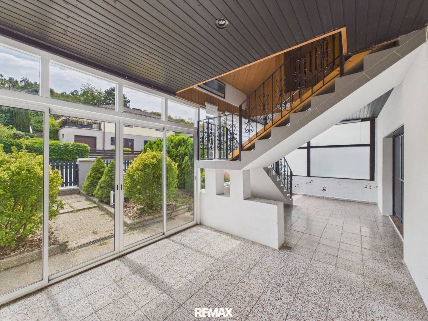 Gepflegtes Einfamilienhaus in ruhiger Siedlungslage mit Blick bis zum Schneeberg!