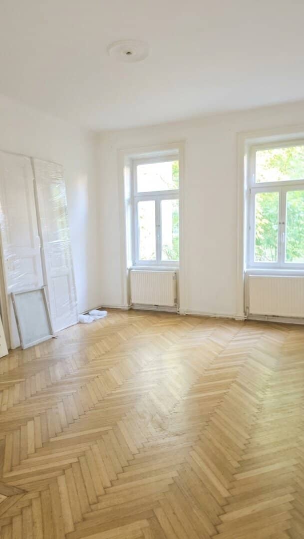 Charming 3 room apartment with 1,000m2 communal garden in 1140 Vienna – renovation project with potential