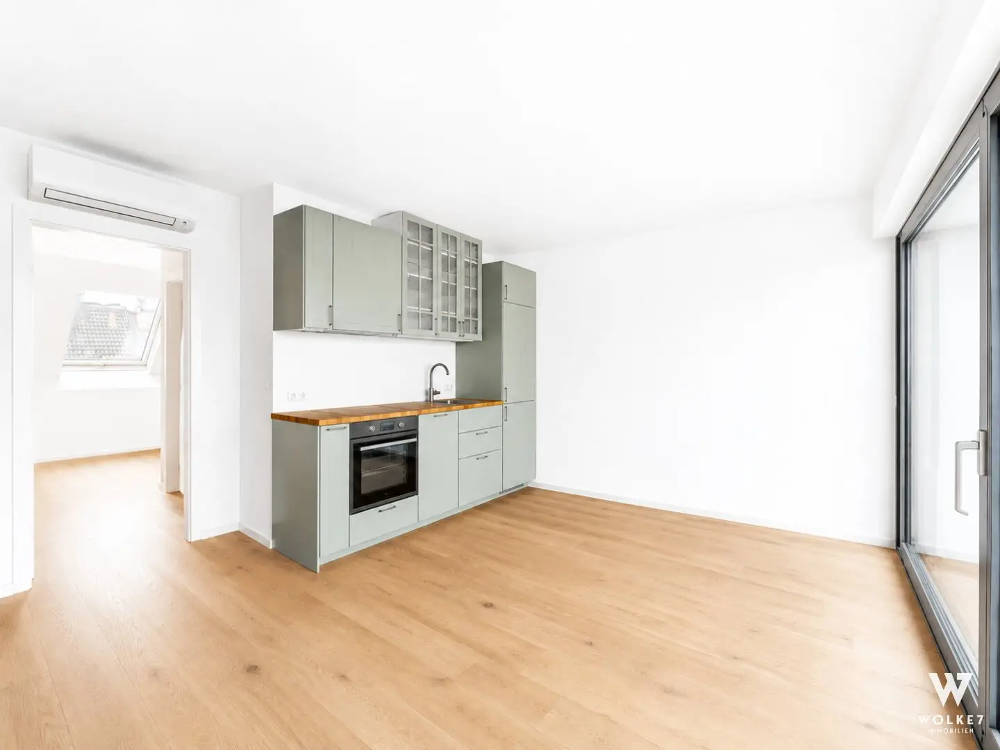 Urban living, relax above the roofs - stylish 2-room gem | spacious west terrace | air conditioning | Wilhelminenberg