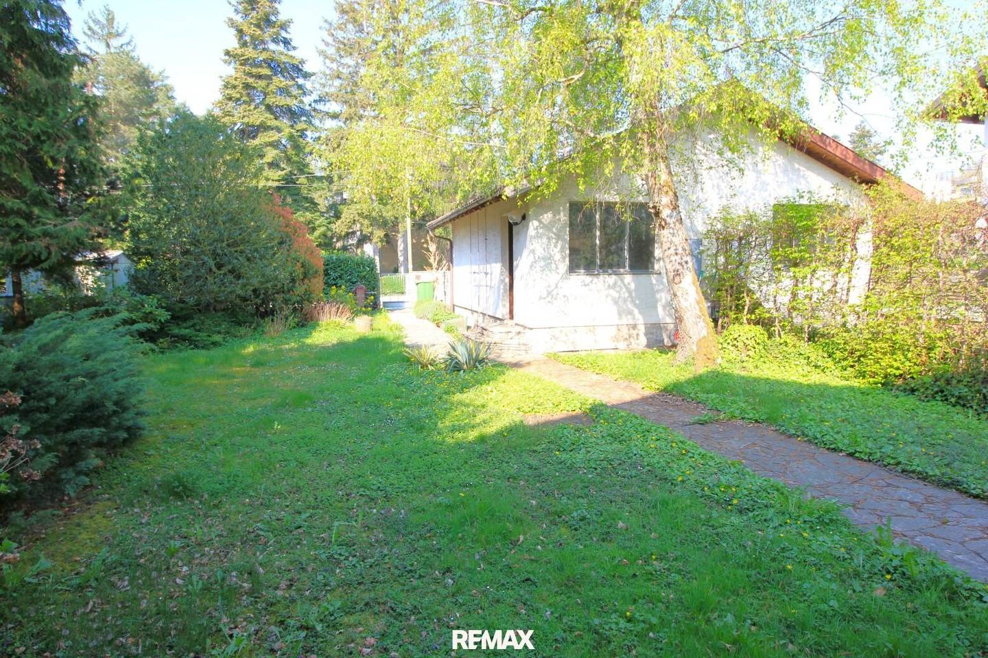 Single-family house in cottage location on 600m² plot with expansion potential