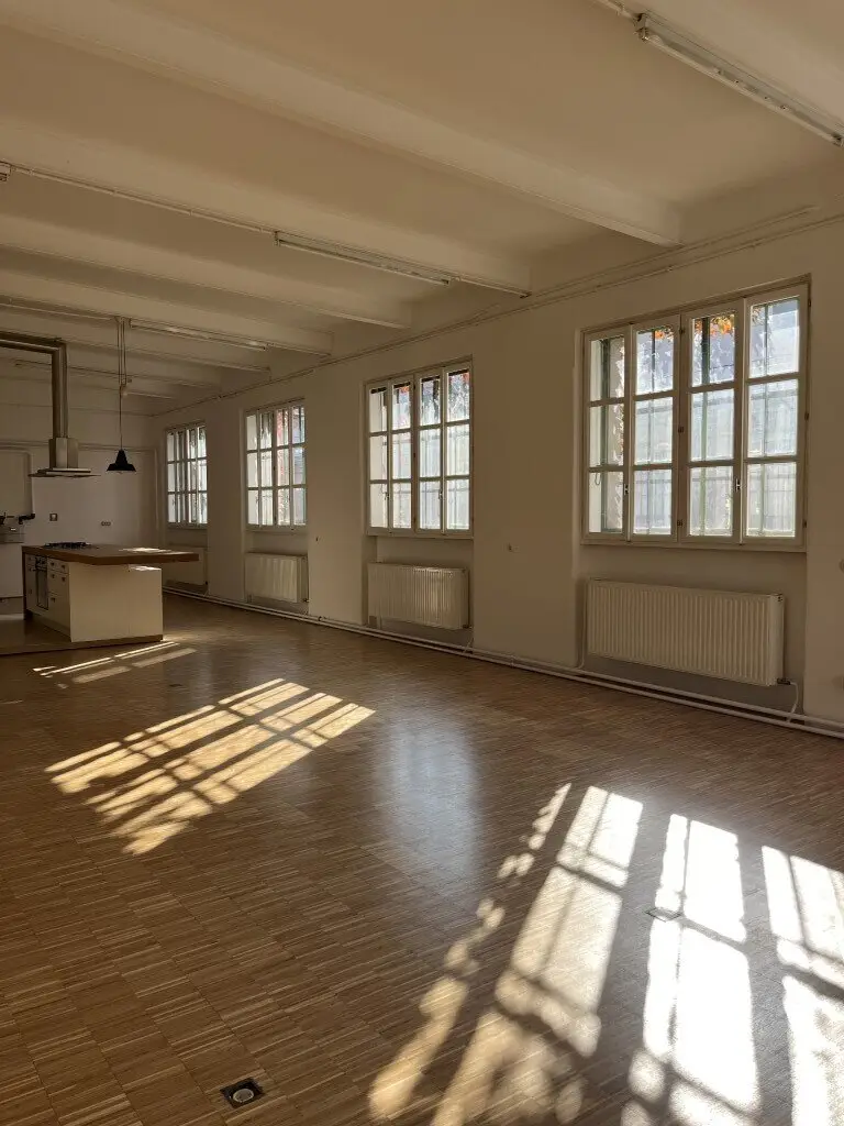 7, sonniges und sportliches Loft - Atelier in den ehemaligen Wiener Werkstätten