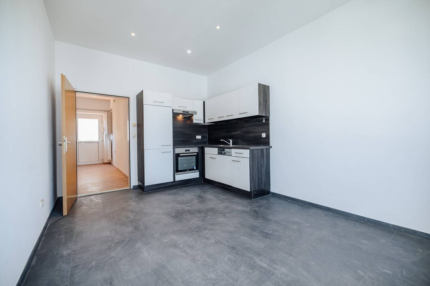 DIRECTLY AT FH JOANNEUM I IDEAL FOR STUDENTS I CENTRAL LOCATION I TOP PUBLIC TRANSPORT CONNECTION I ELEVATOR I FLATSHARE SUITABLE I PETS WELCOME I