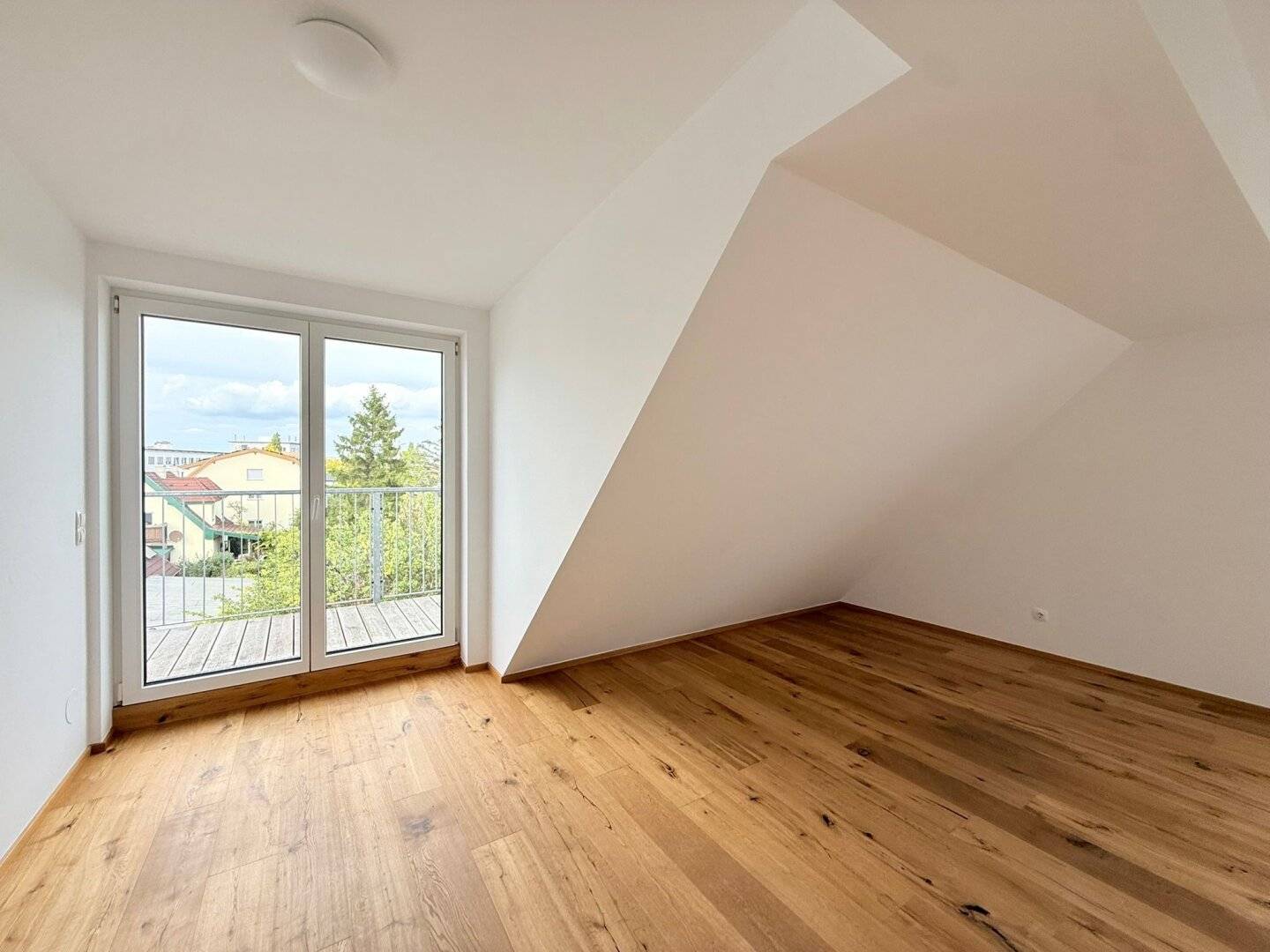 Lemböckgasse Dachgeschosswohnung zzgl. Terrasse 14,88m² nähe U-Bahnlinie Perfekterstraße!