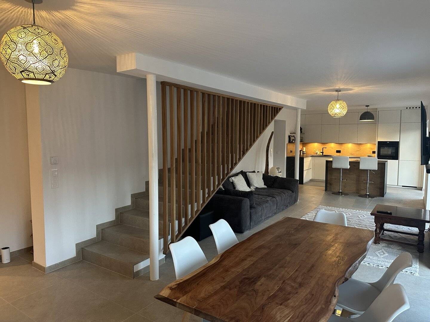 Traumhafte 3-Zimmer Wohnung mit großzügigen Freiflächen und Seeblick!