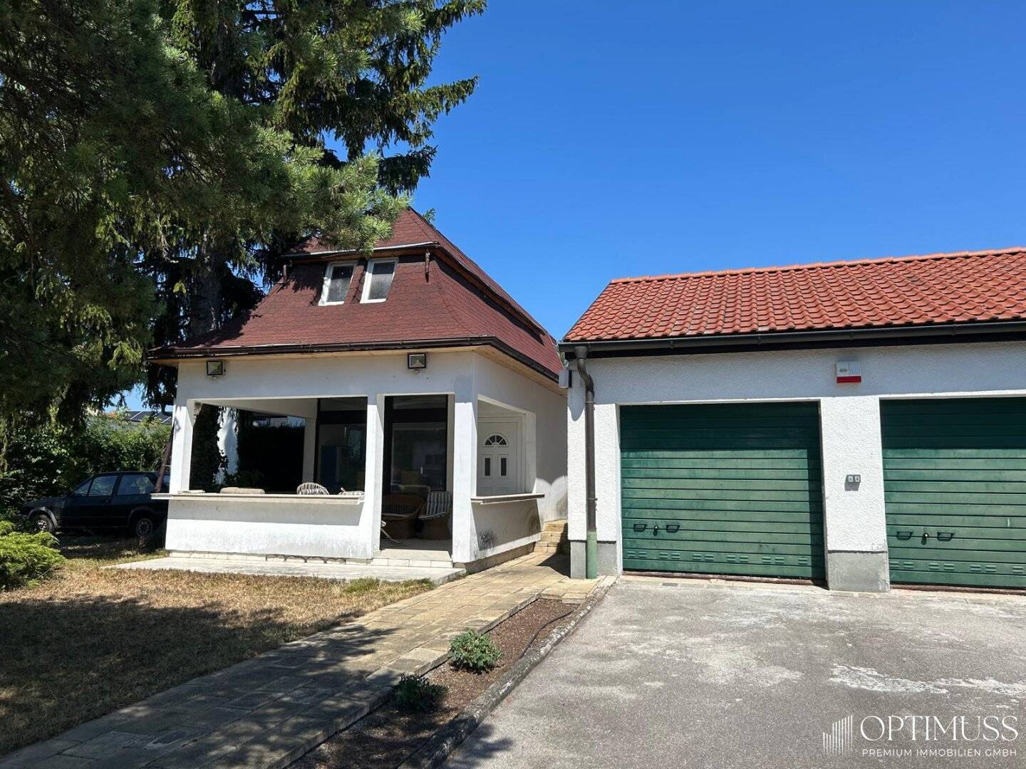 NOTVERKAUF!!! Einmalige Gelegenheit: 2.183 m² Baugrund mit Familienhaus – im Zentrum von Wiener Neustadt.