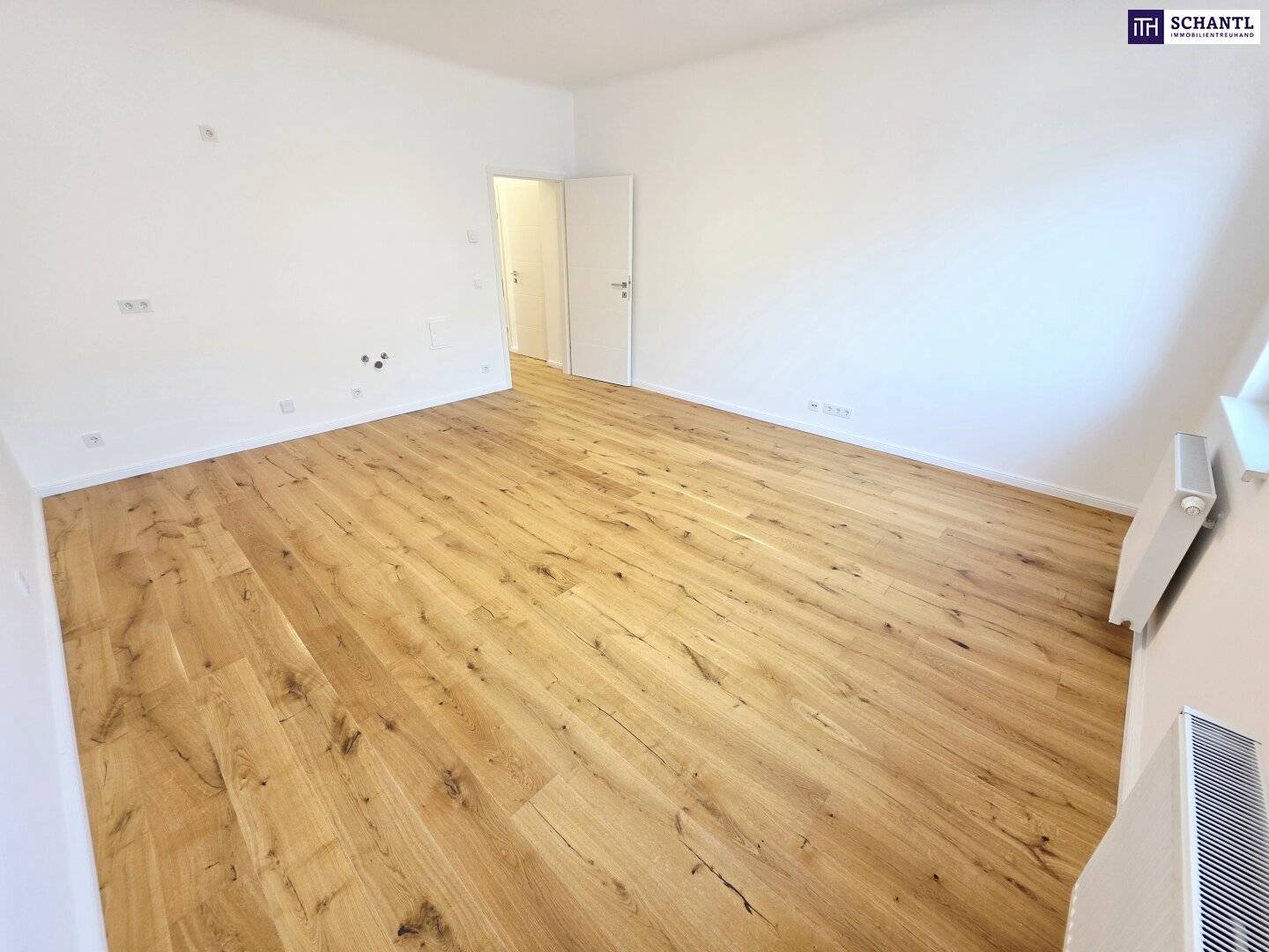 Pure city life Freshly renovated first occupancy on top elevator floor Quiet side street Reinprechtsdorfer Straße around the corner Fair price