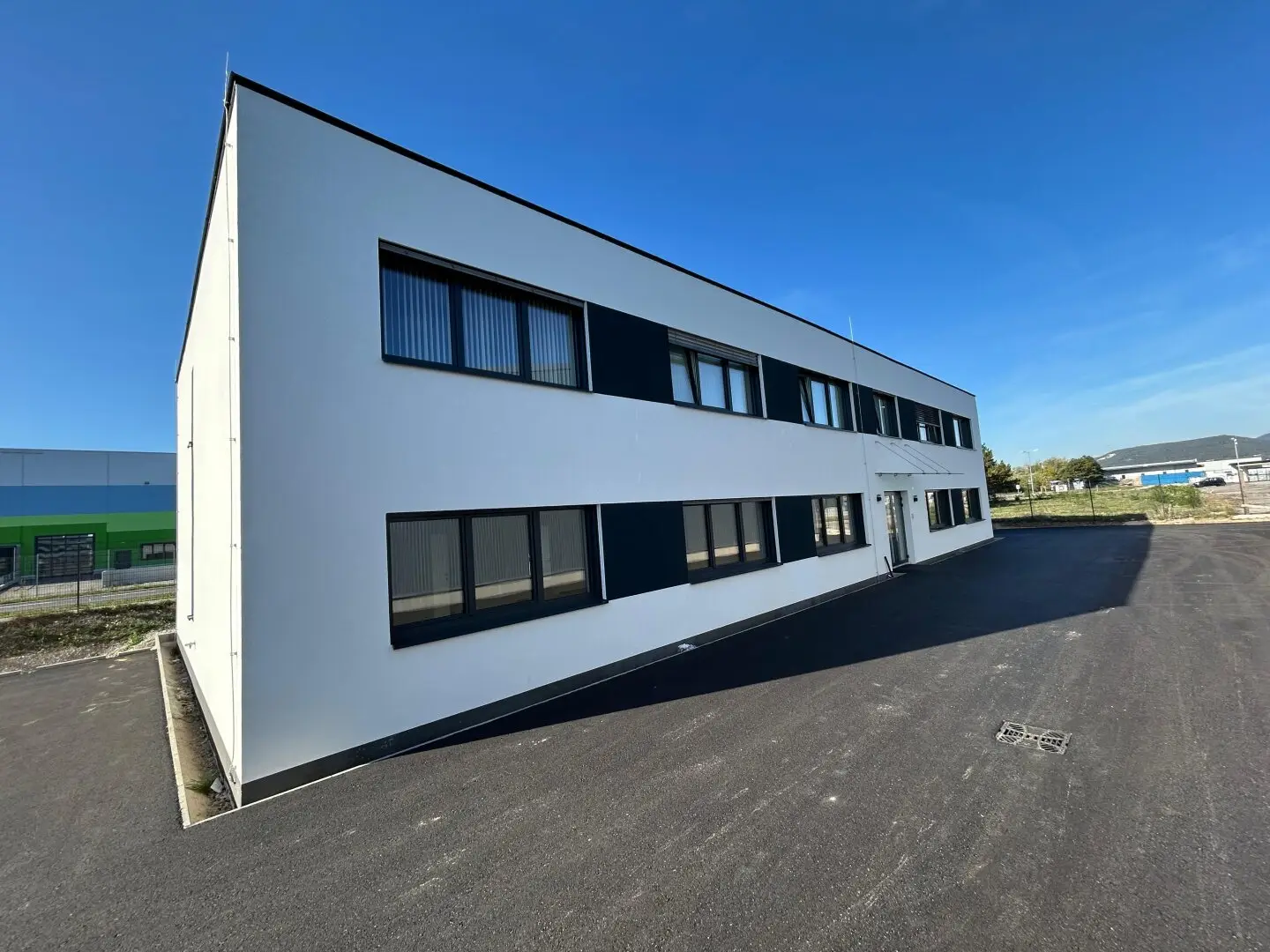 Moderne Neubau-Bürofläche im Obergeschoss – Erstbezug, energieeffizient &amp; Top-Verkehrsanbindung