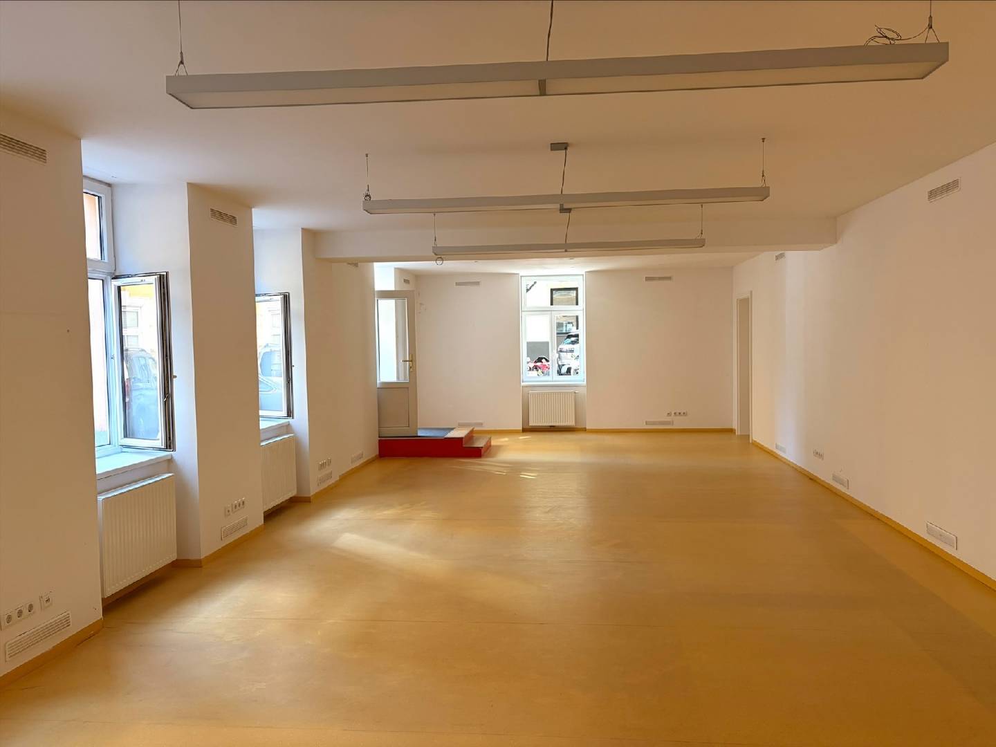 Helle Erdgeschosswohnung mit direktem Straßenzugang