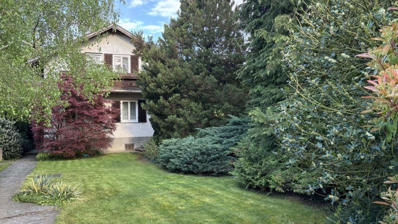 Gartenidylle mit Sauna und Garage Familienwohnung