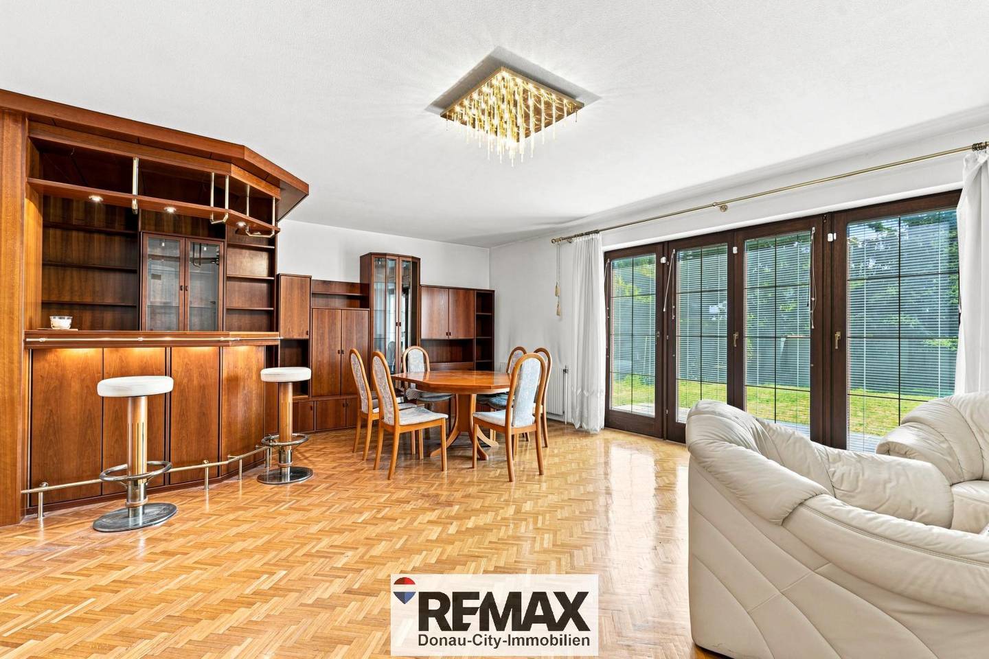 Family apartment with garden near Liesing Creek