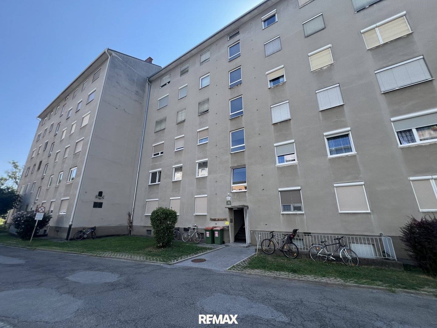 Quiet centrally located 3-room apartment