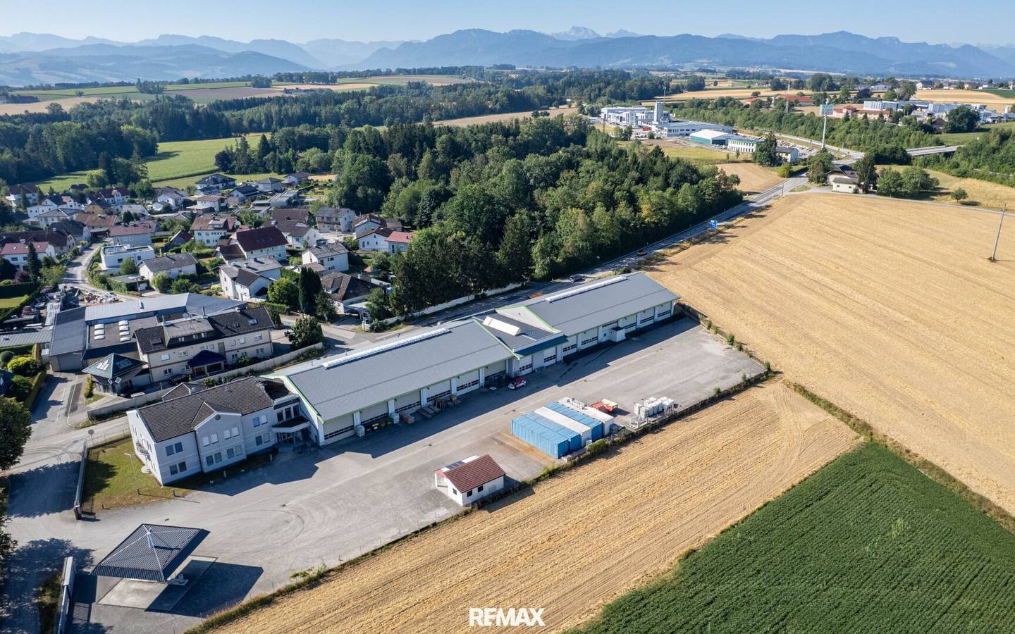 Some halls offer space – this location offers the perfect basis for your success