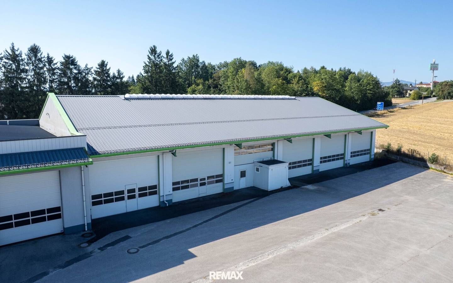Some halls offer space – this location offers the perfect basis for your success