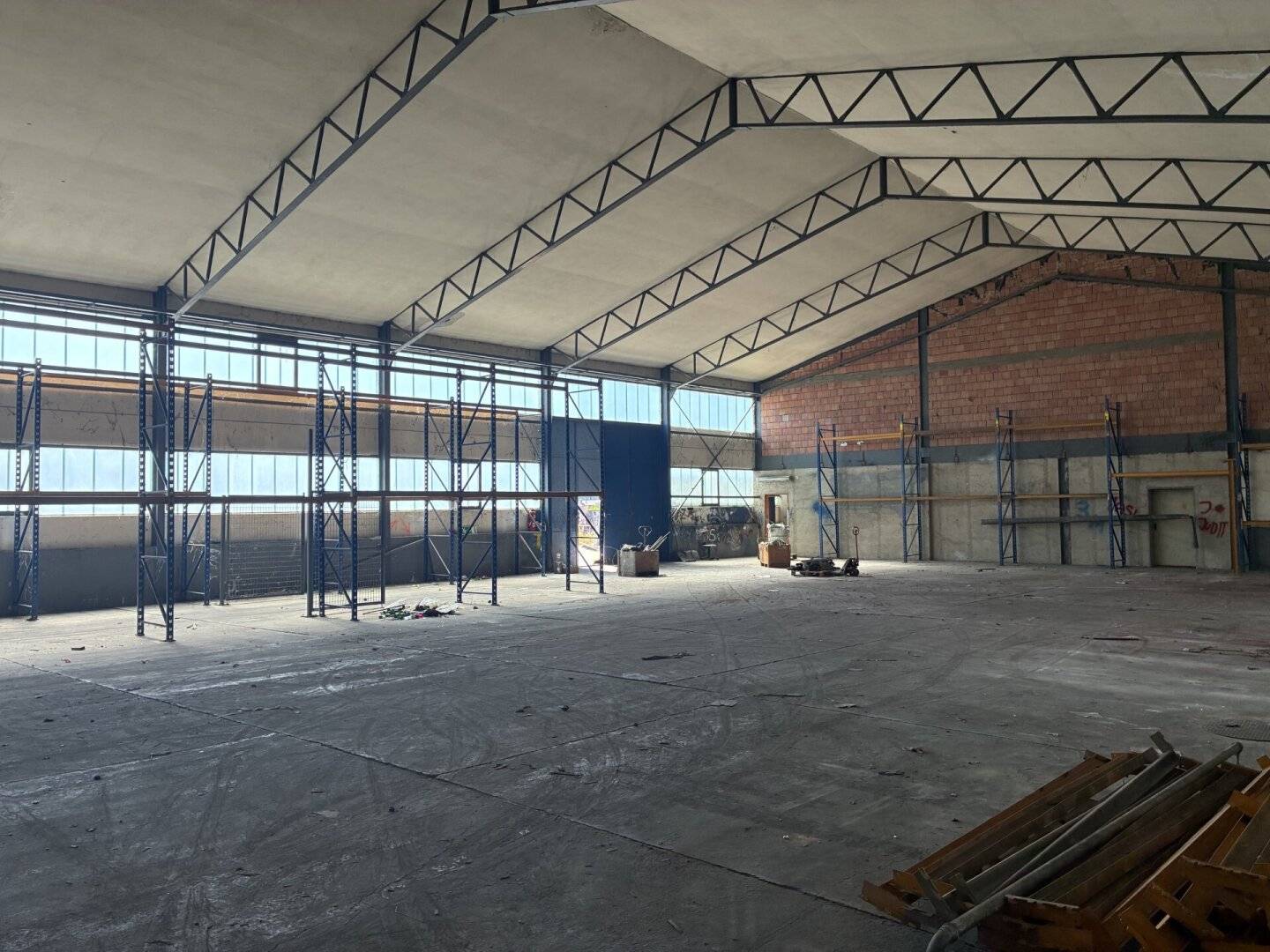 Warehouse in flexible sizes near VIE