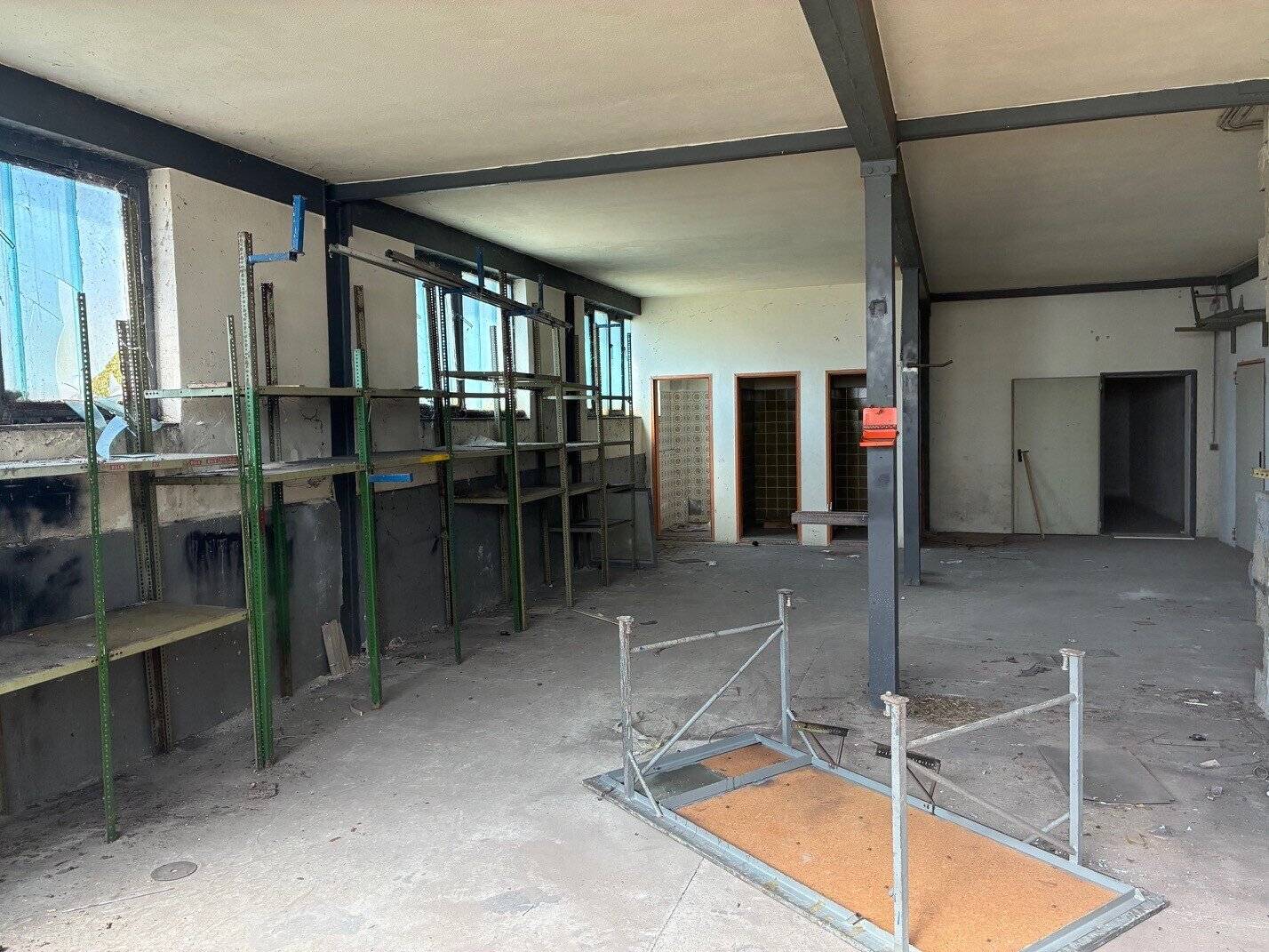 Warehouse in flexible sizes near VIE