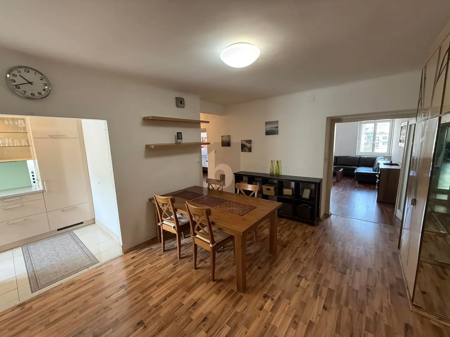 Helle möblierte Wohnung zentrumsnah
