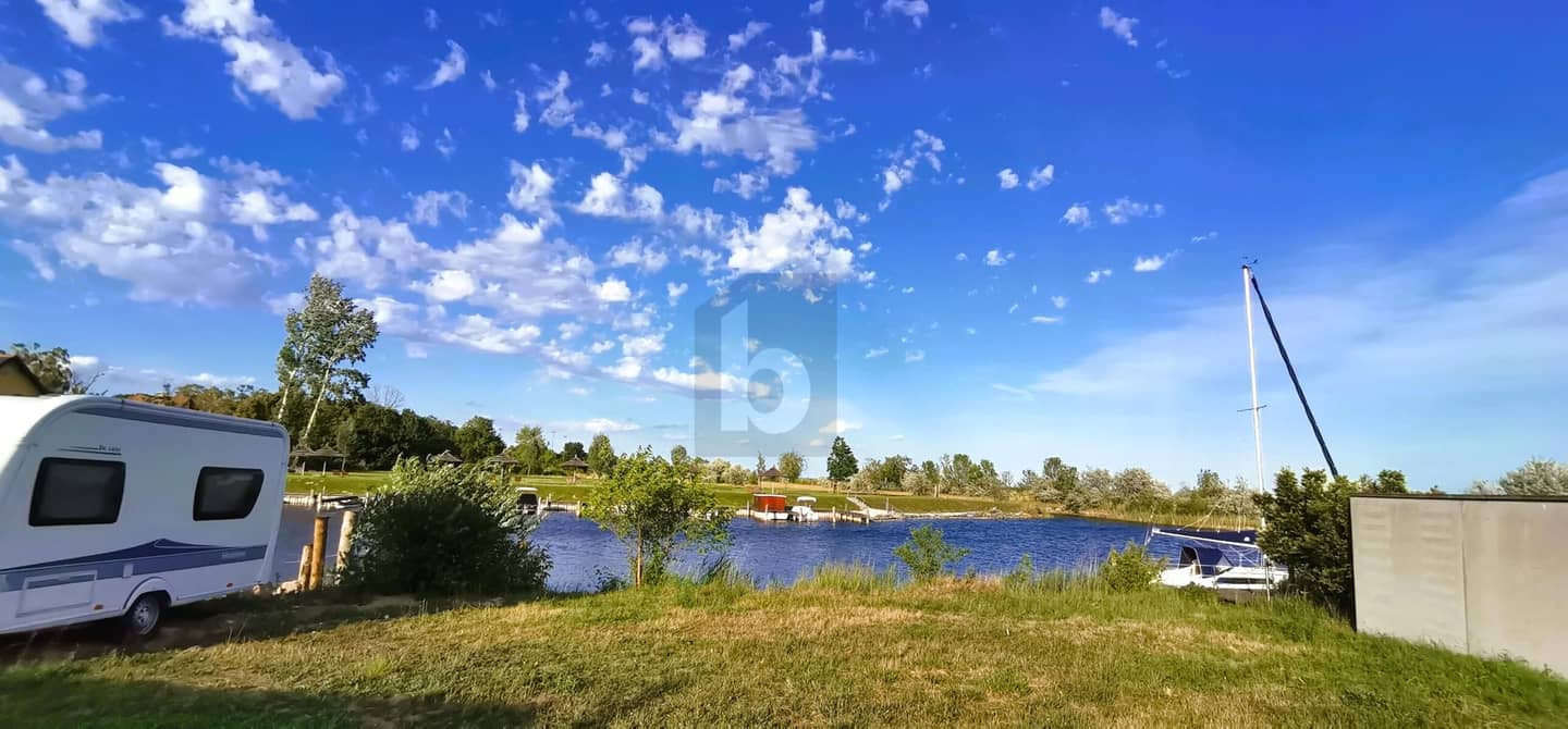 Wohnung mit direktem Wasserzugang und Seeblick