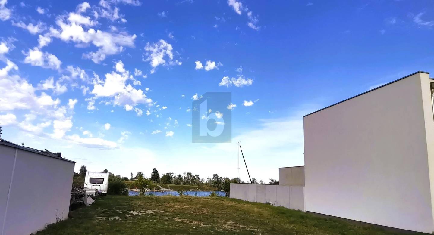 Wohnung mit direktem Wasserzugang und Seeblick