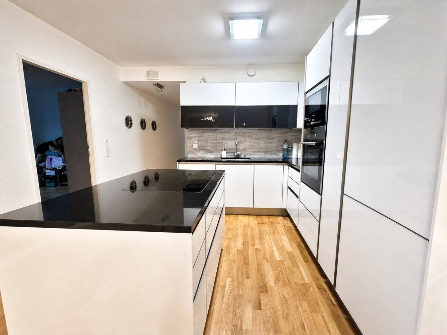 Großzügige 4-Zimmer Wohnung mit Loggia im 5. Stock