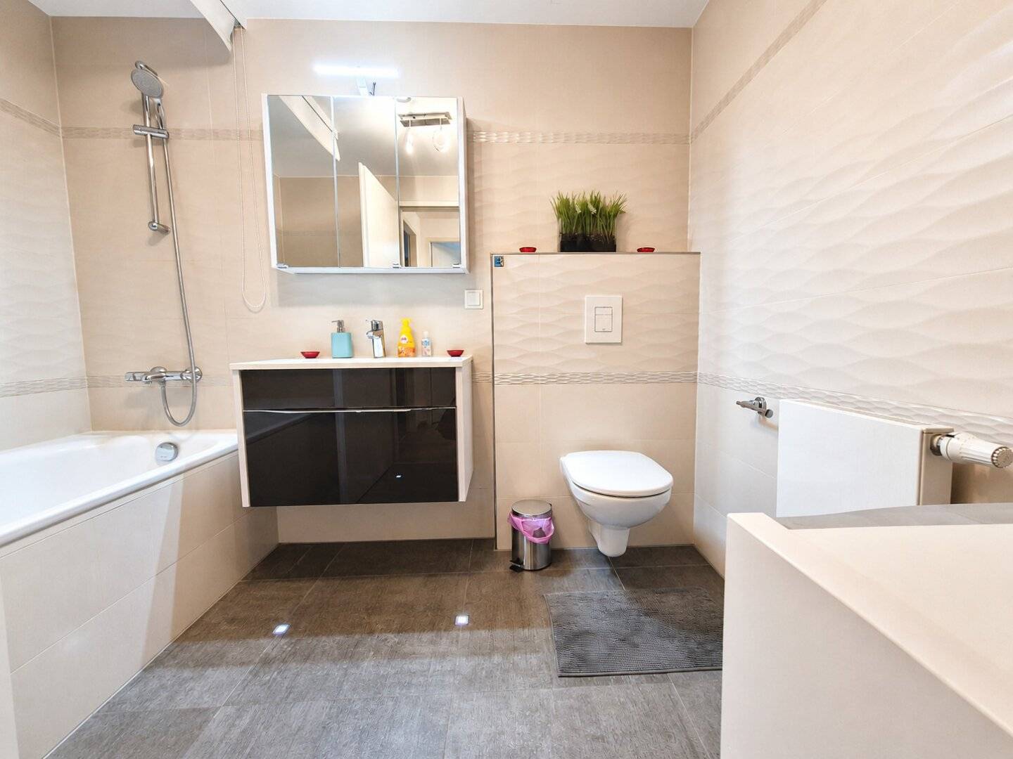 Großzügige 4-Zimmer Wohnung mit Loggia im 5. Stock