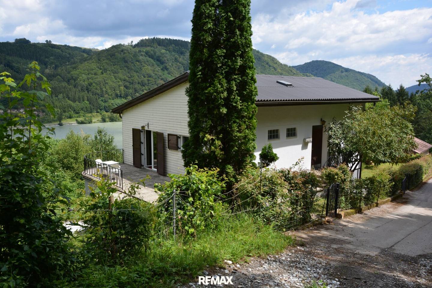 Einfamilienhaus mit wunderschöner Aussicht auf die Donau in Willersbach
