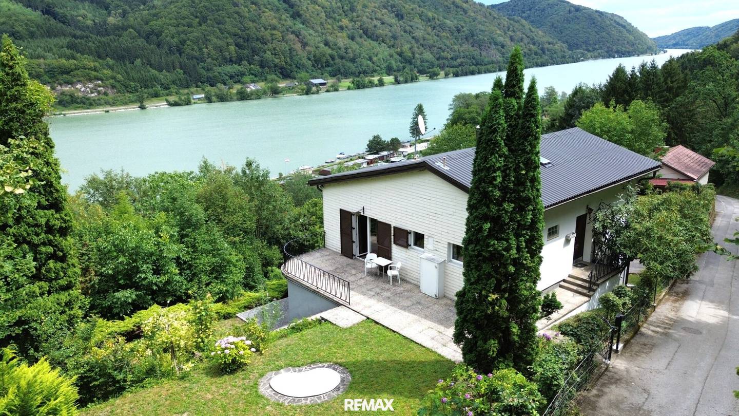 Einfamilienhaus mit wunderschöner Aussicht auf die Donau in Willersbach