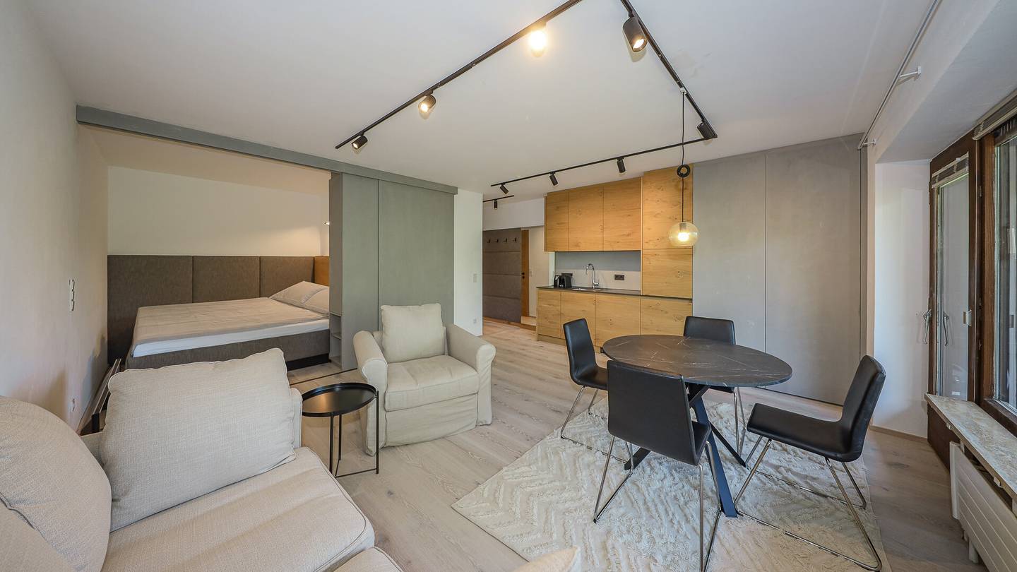 Renovierte Wohnung mit Balkon und Blick zum Hahnenkamm