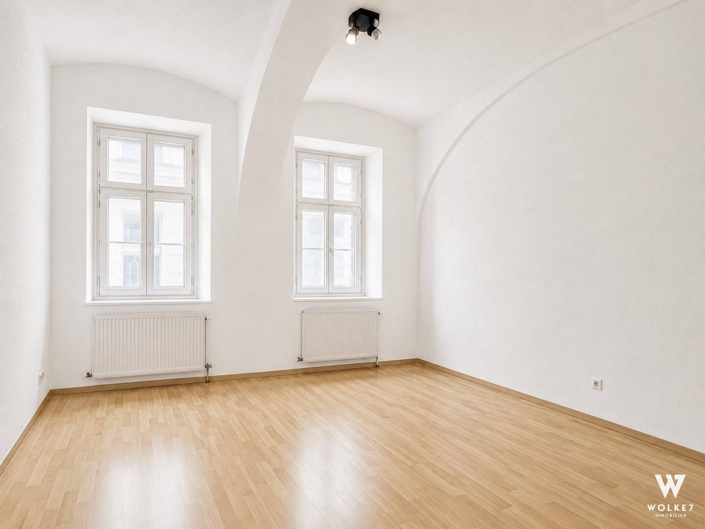 Charming Viennese historic building in prime location near AKH &amp; MedUni
