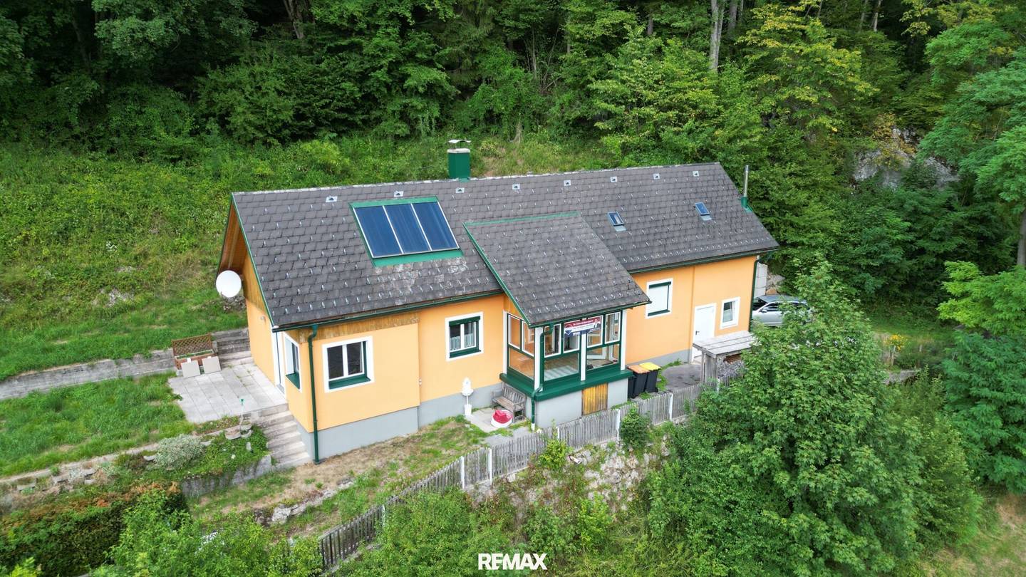 Single-family house with mountain view and large plot in Pichelrotte
